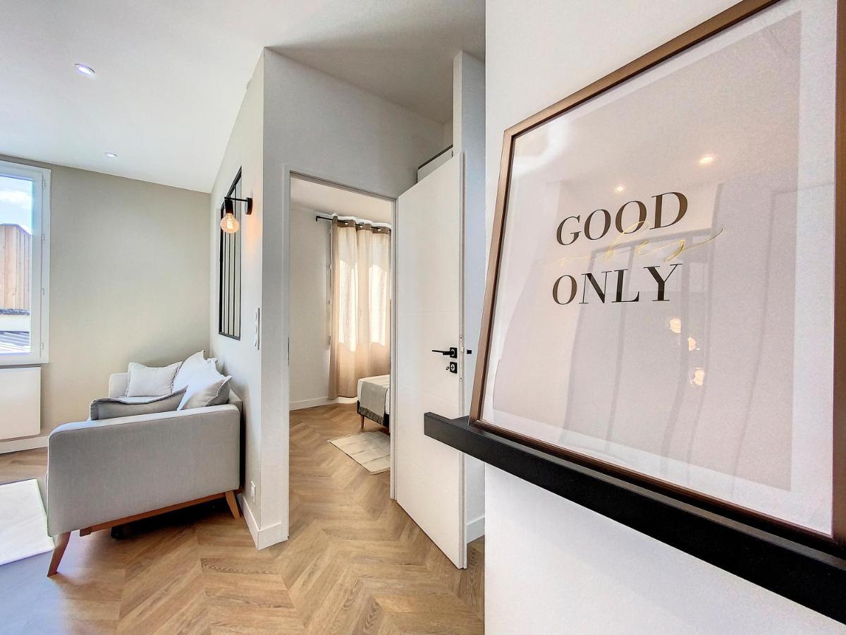 Appartchic - Appartement Standing - Plein Centre & Parking Prive Créon Exterior foto
